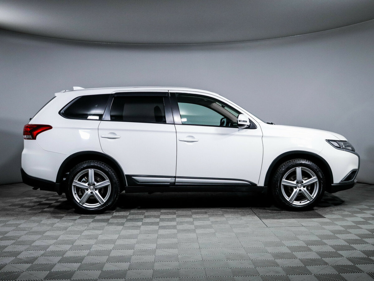 Купить Mitsubishi Outlander III Рестайлинг 2, 2018, 189 281 км, фото №4