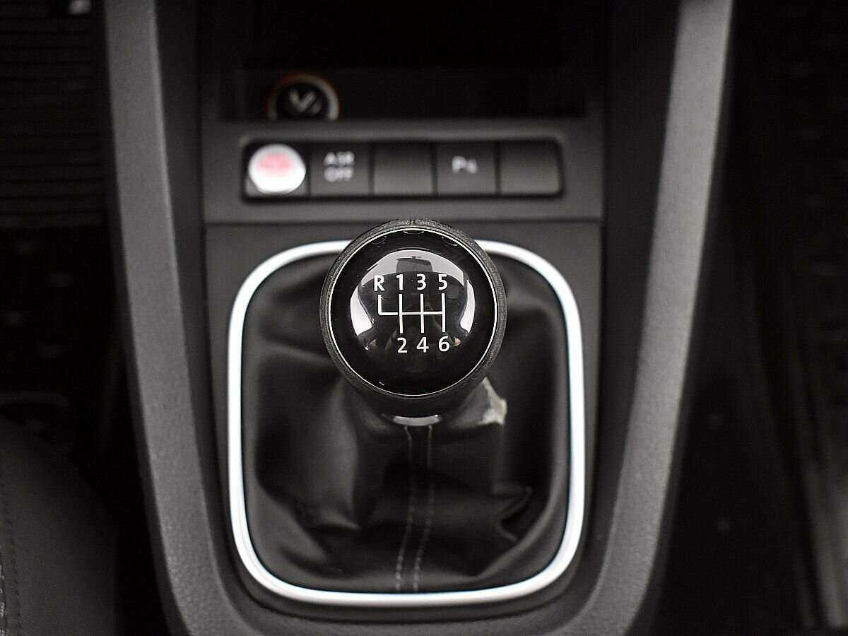 Купить Volkswagen Jetta, 2014, 215 750 км, фото №13