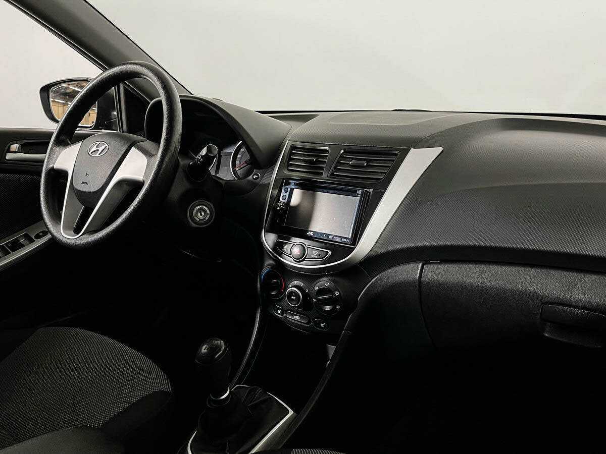 Купить Hyundai Solaris, 2012, 67 774 км, фото №9