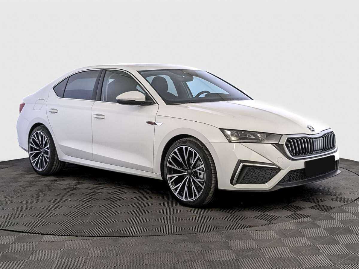 Купить Skoda Octavia, 2023, 10 780 км, фото №3