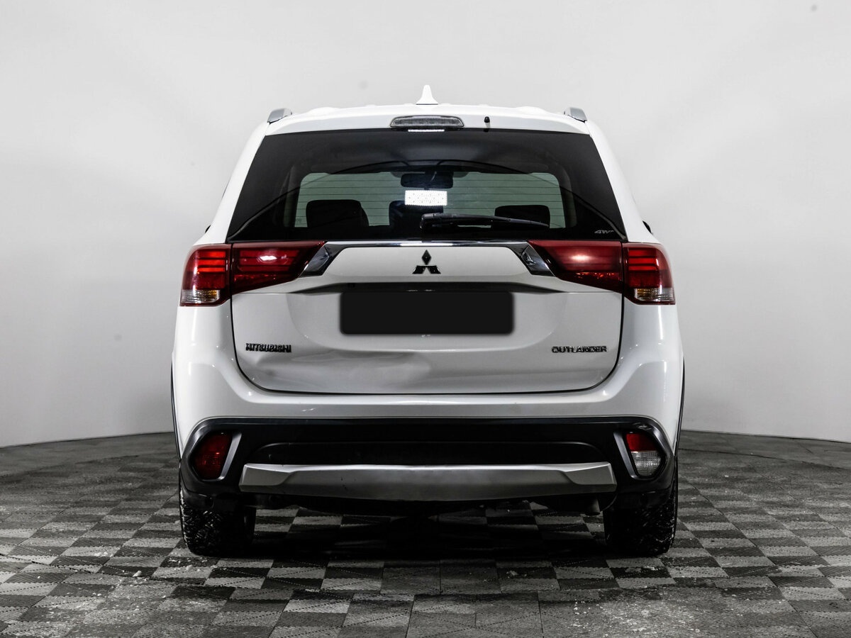 Купить Mitsubishi Outlander III Рестайлинг 2, 2017, 182 145 км, фото №5