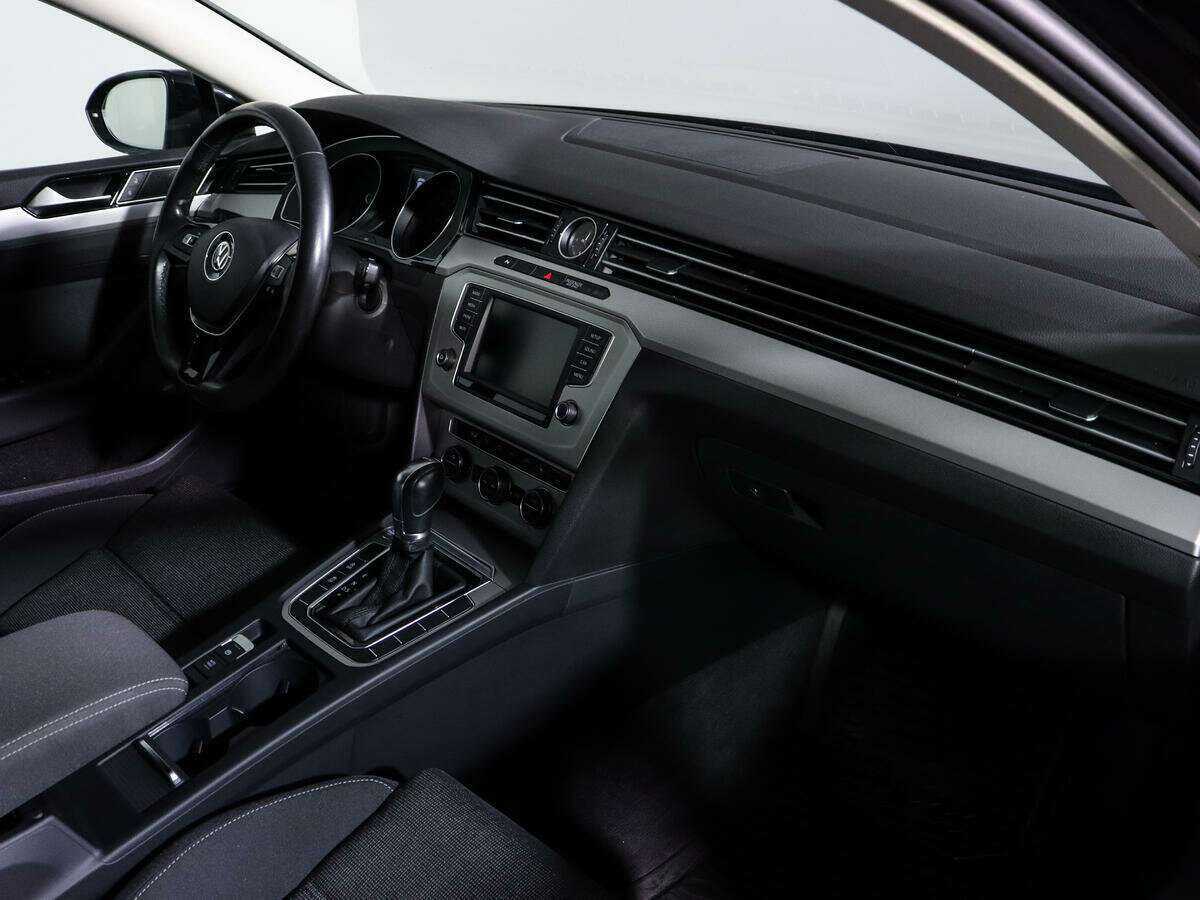 Купить Volkswagen Passat, 2015, 77 500 км, фото №9