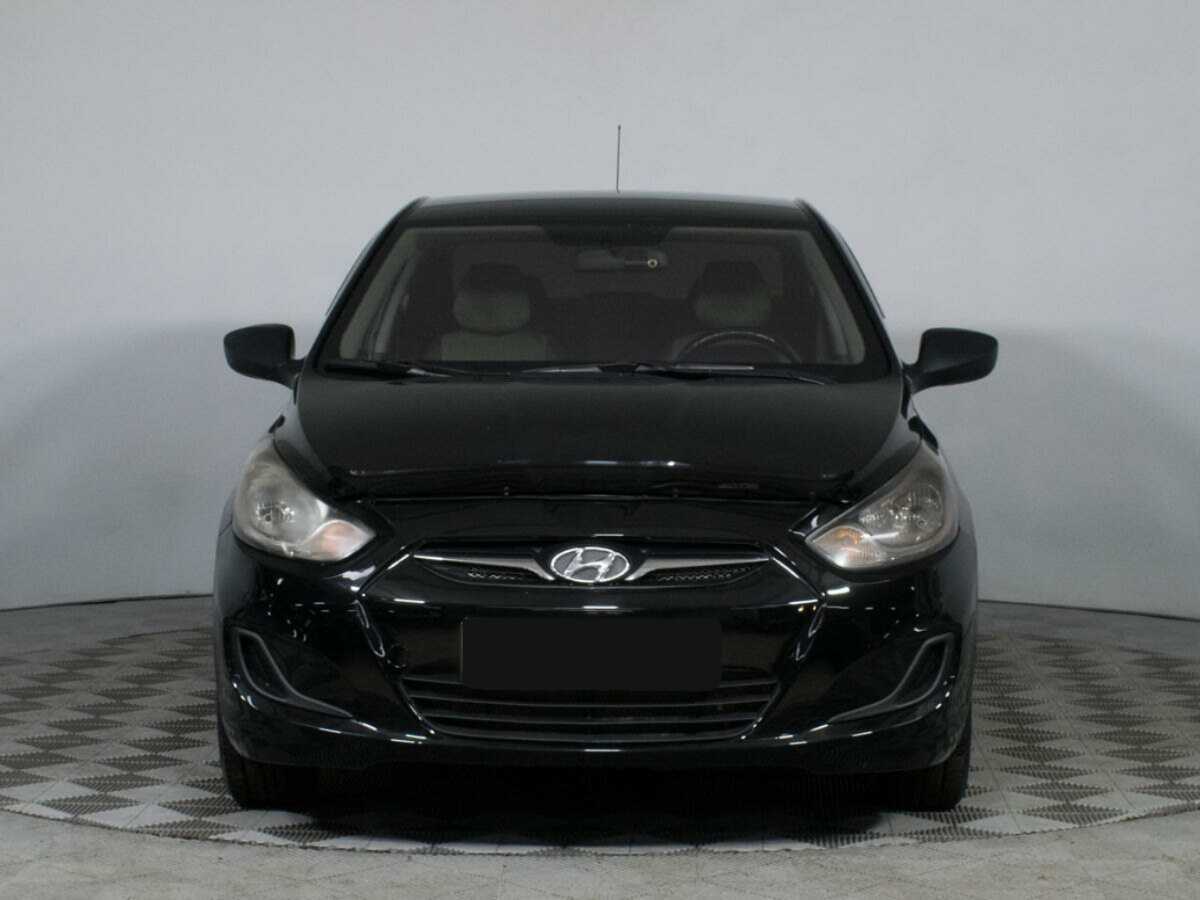 Купить Hyundai Solaris, 2014, 104 987 км, фото №2